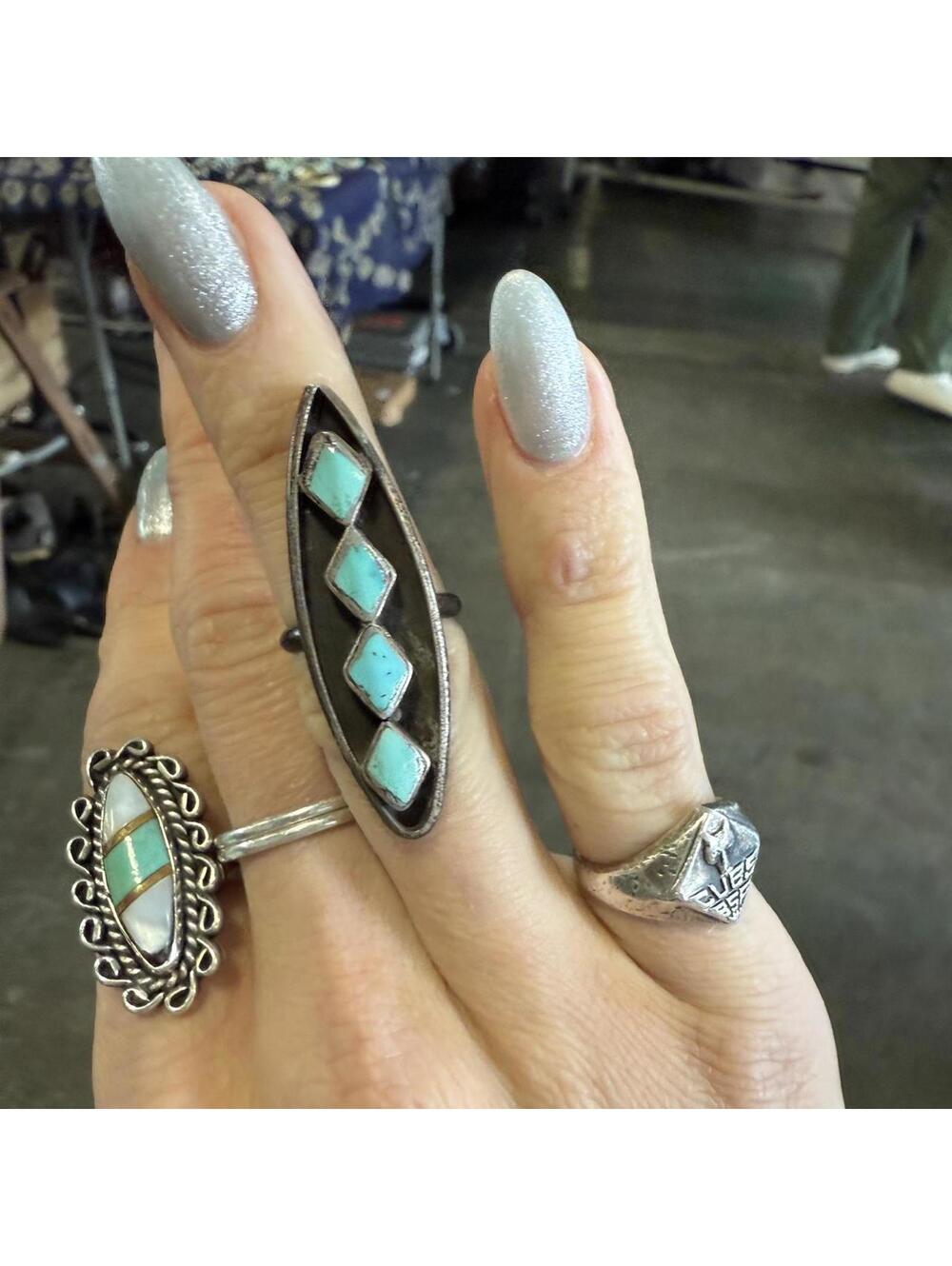 Vintage Native Navajo southwestern Sterling silver and turquoise ring size 4.25